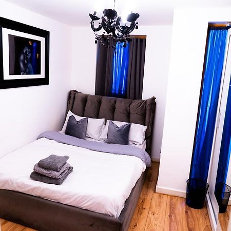 Apartamento 1 Bed - Sleeps 2 - 7 Min Walk To Hackney Station Londres Exterior foto